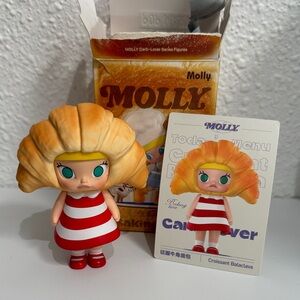 Molly Croissant Lover Figure pop mart